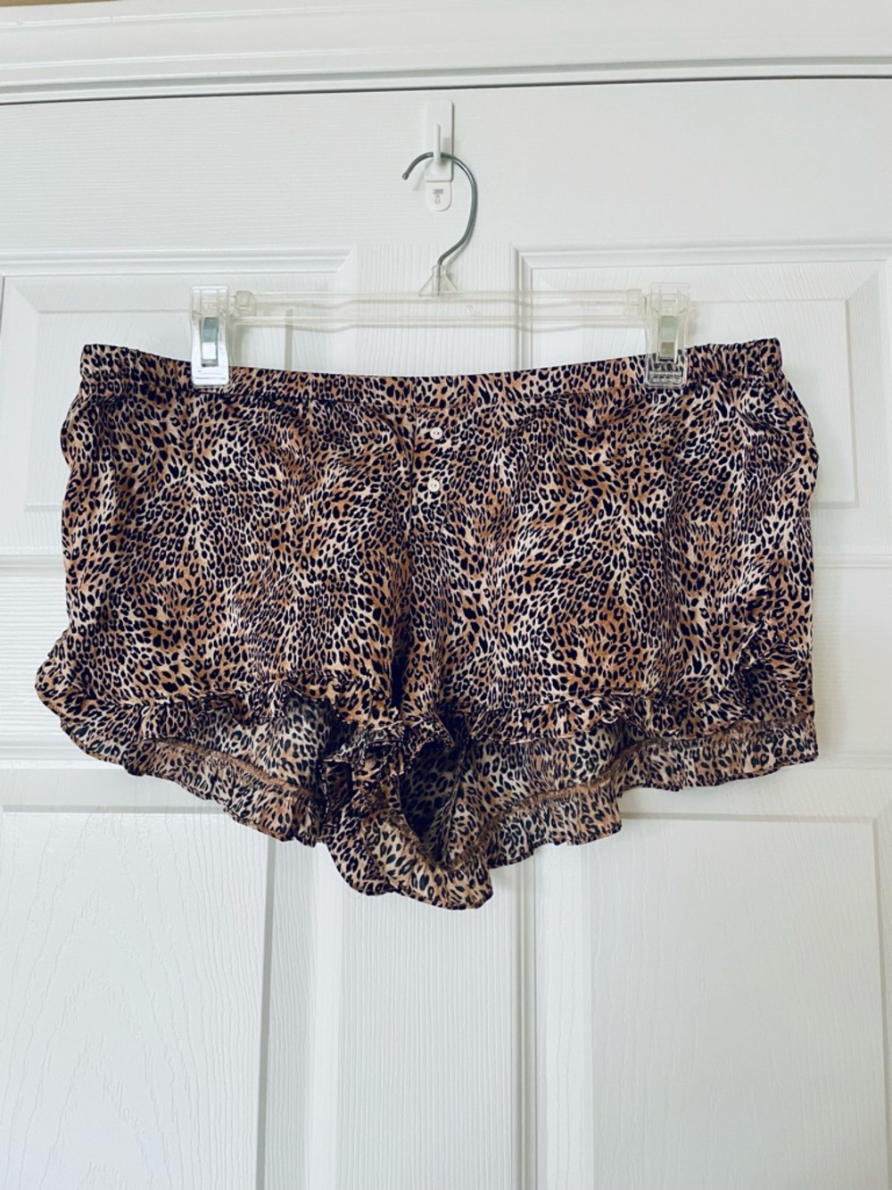 EUC Victoria’s Secret Vintage Silk Leopard Ruffle Tap Shorts Button Front
